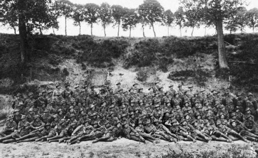 Sgt Henry Hodgeson and his colleagues in the Australian Army