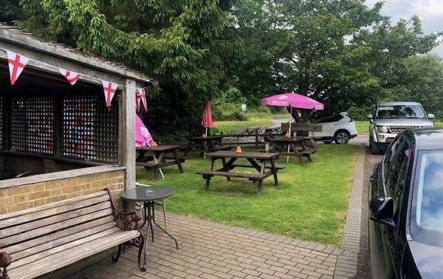 This narrow grassed area at the front left of pub looked appealing but nobody was taking advantage of the good weather