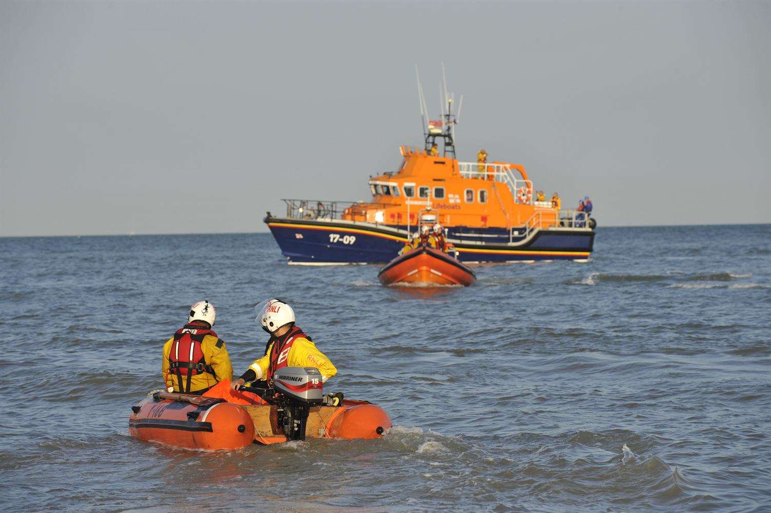 Crew from Walmer Lifeboat Station gave a RNLI and Coastguard rescue display at Deal Pier