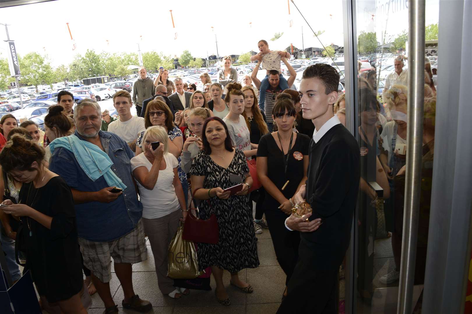 Crowds queued outside The Fragrance Shop in 2014 when Towie star Sam Faiers launched her perfume La Bella