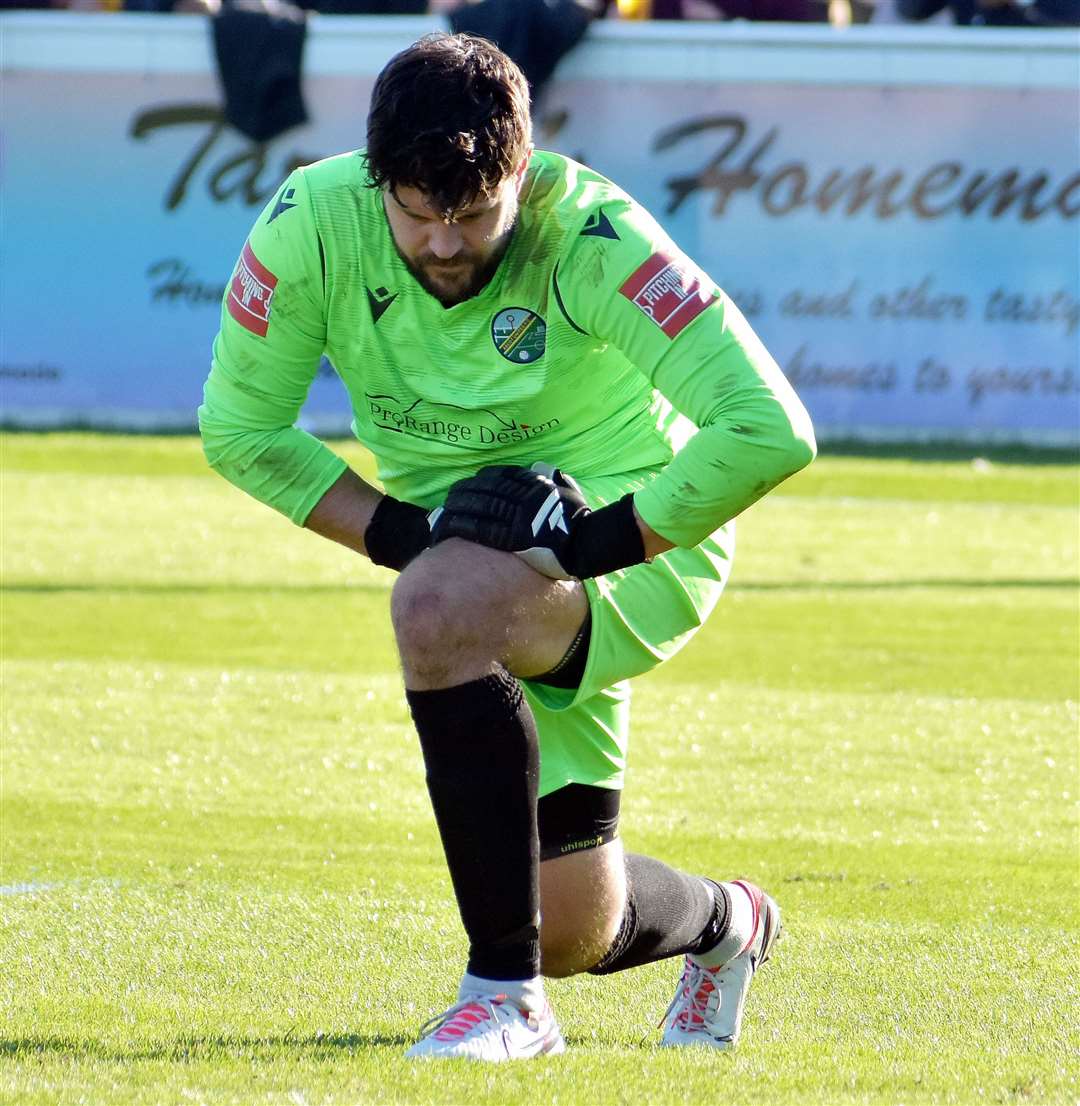 Ascot keeper Mark Scott cuts a dejected figure. Picture: Randolph File