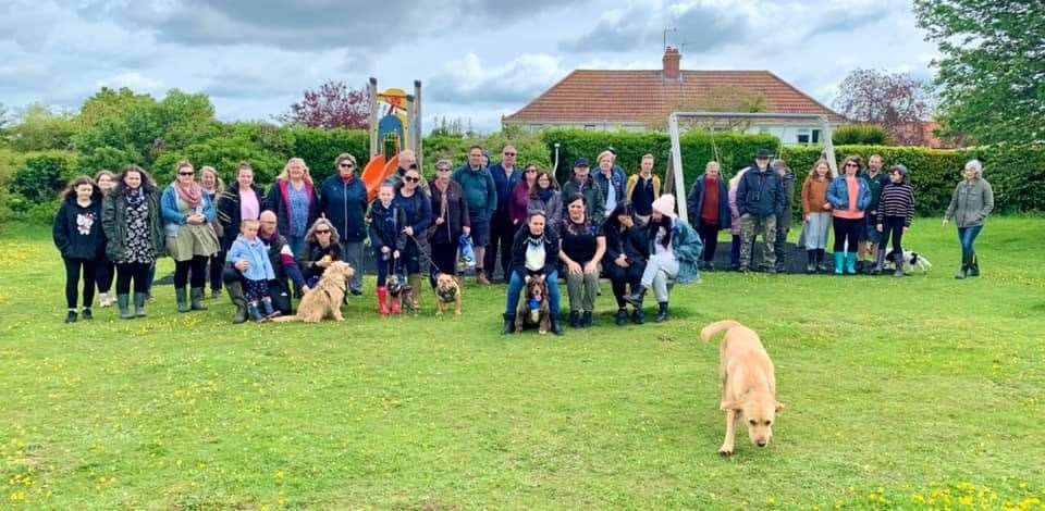 This picture was titled: For our lovely neighbour Julia, never forgotten. Snowdown walk. Posted by Sarah Jones