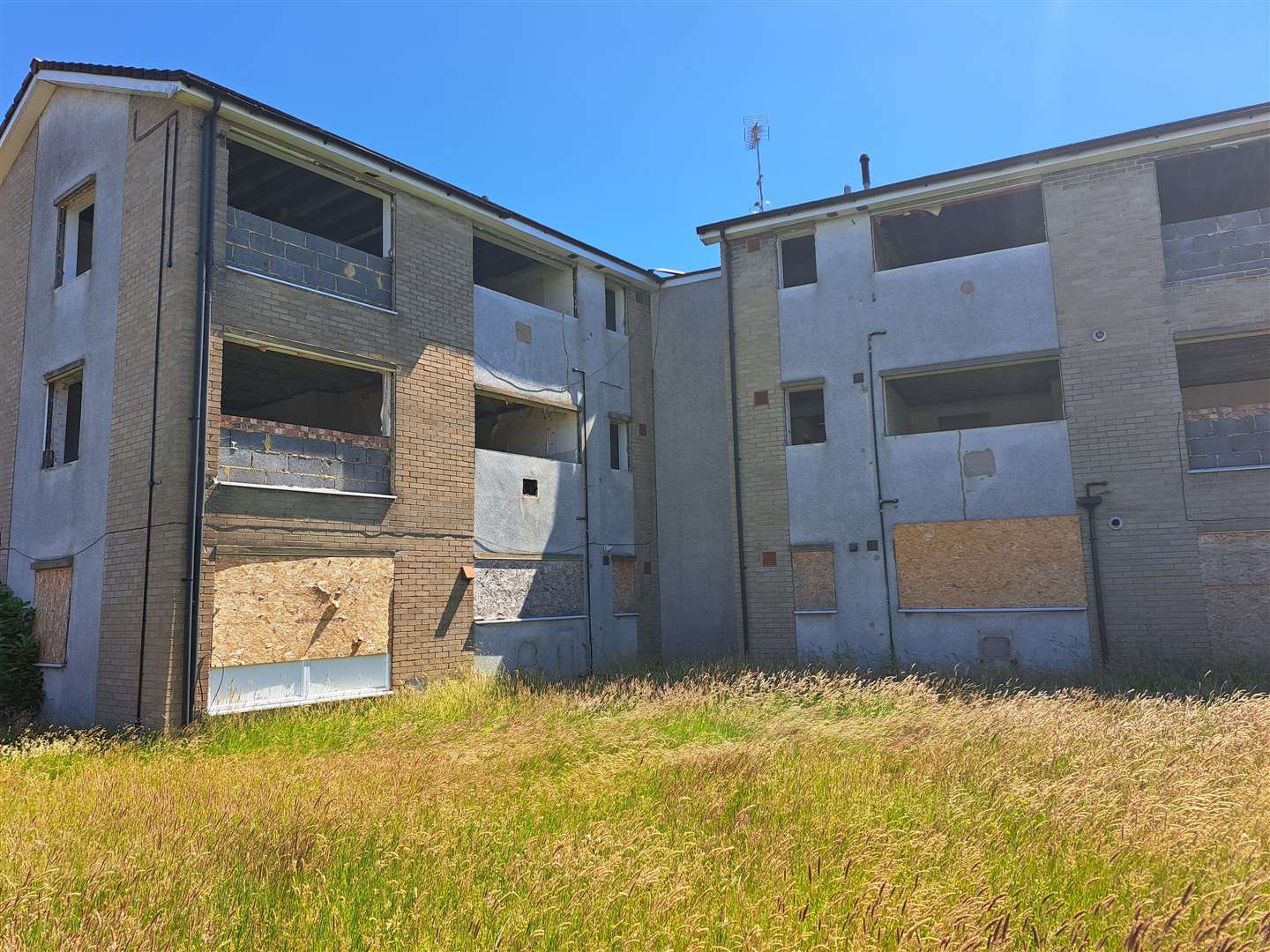 The block of old flats next door to Oakleigh House has also been barricaded due to vandalism