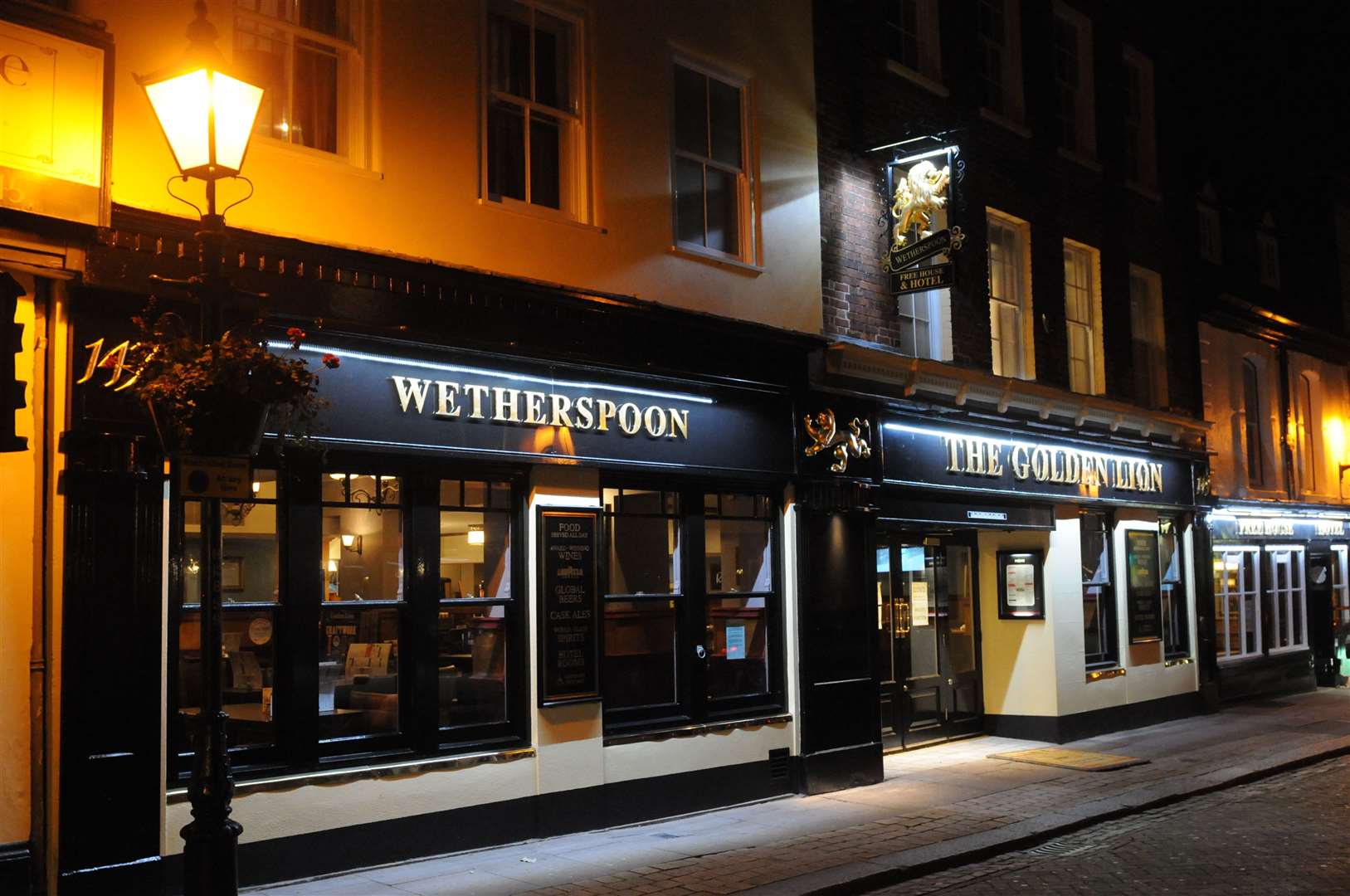 The Golden Lion in High Street, Rochester