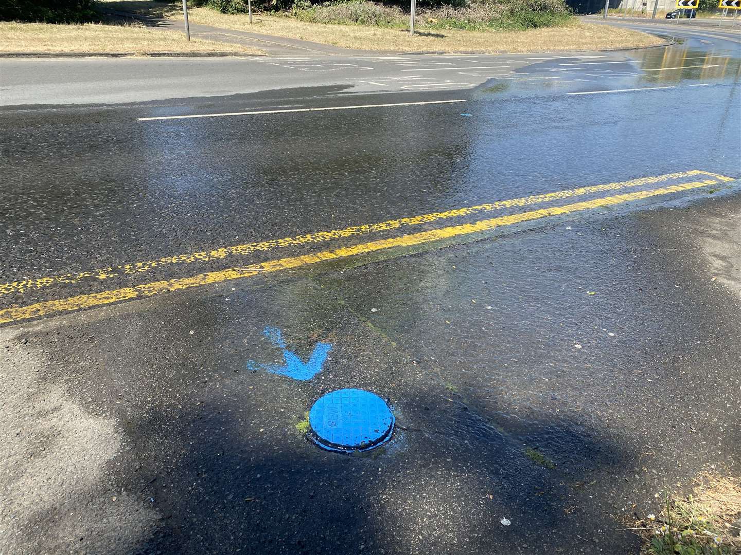 Leak in Sandling Lane, Maidstone