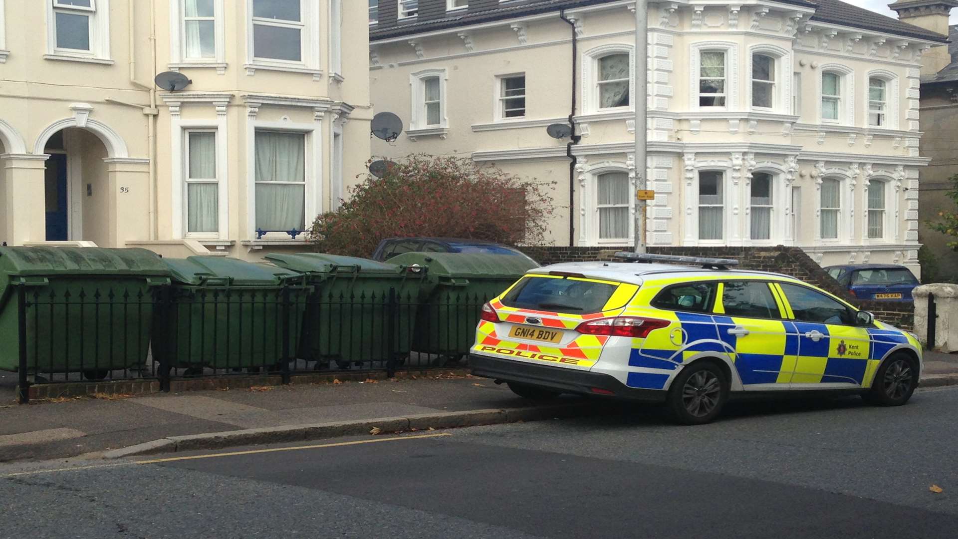 The scene in Upper Grosvenor Road