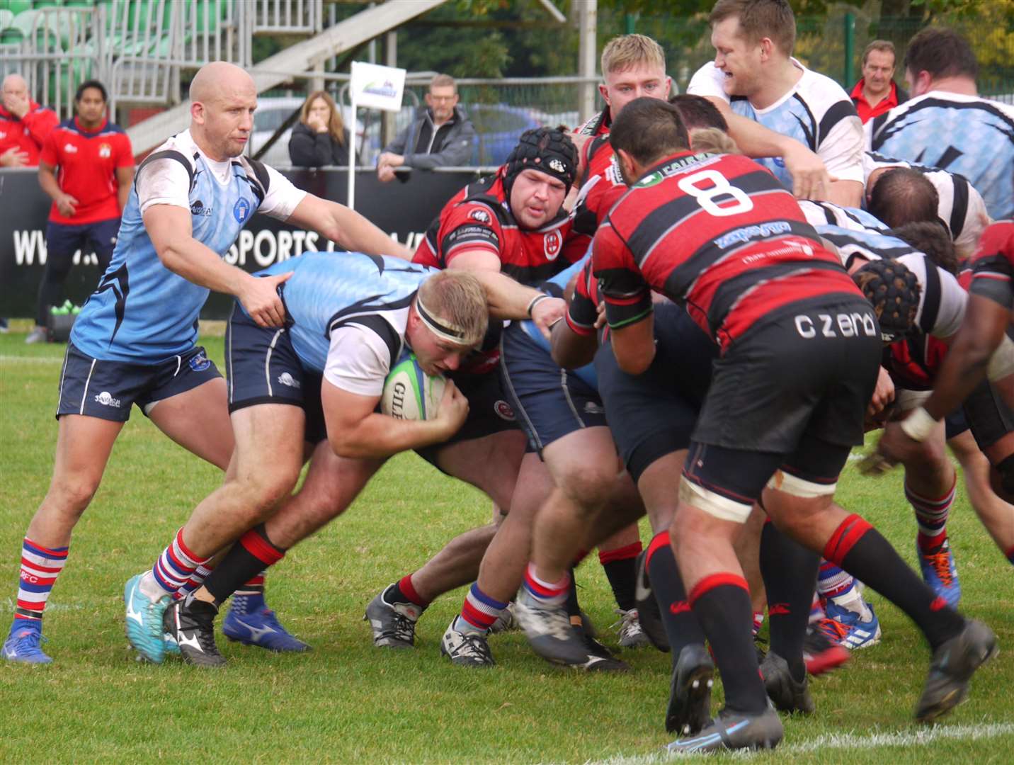 Tonbridge Juddians (red) and Birmingham Moseley do battle