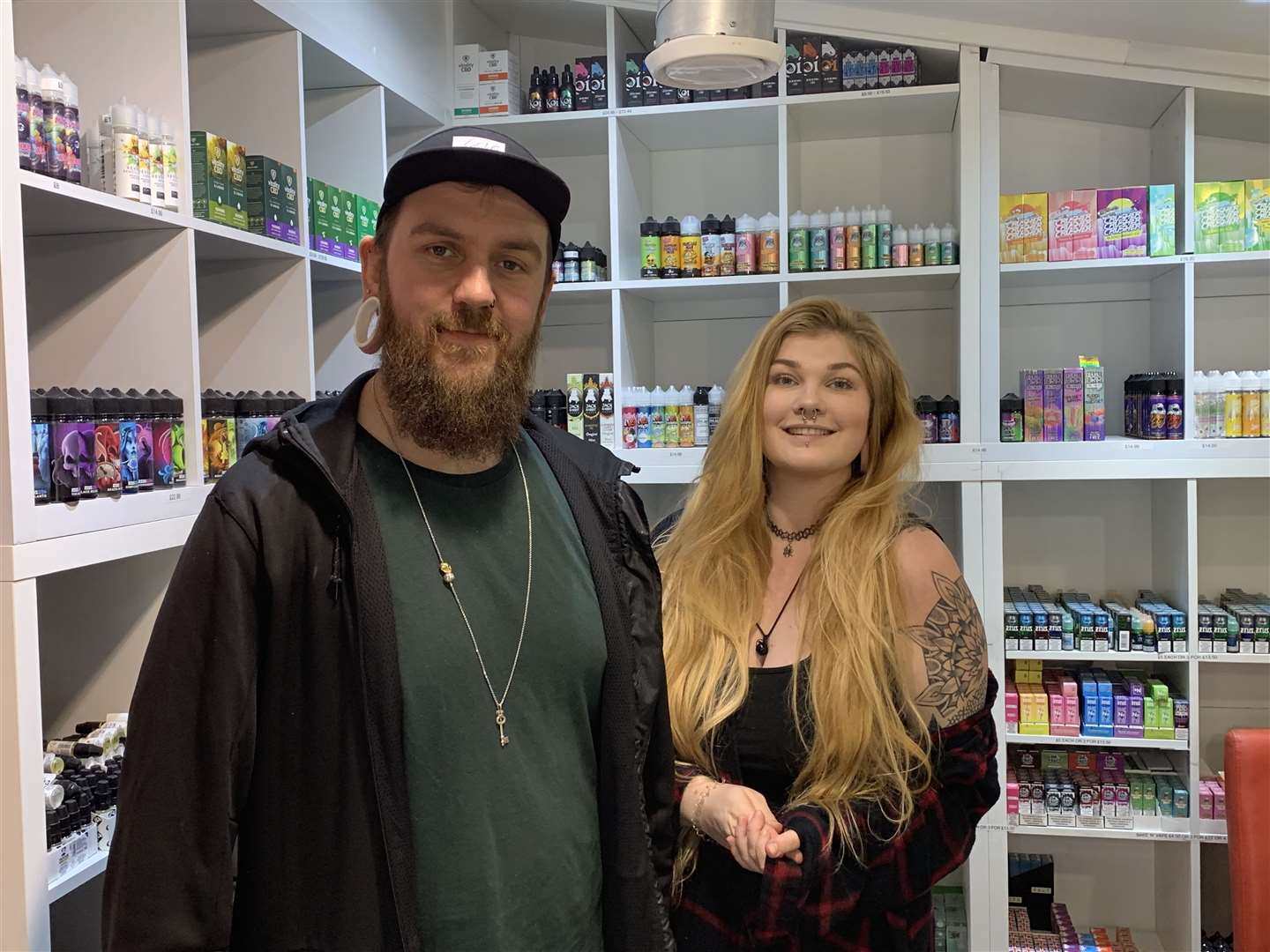 Luke and Katie from TJ’s E-Cigarettes (9201934)