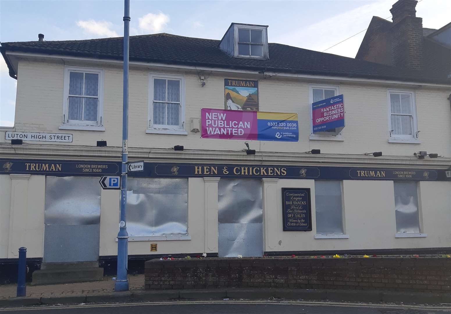 Hen and Chicks pub in Luton, Chatham