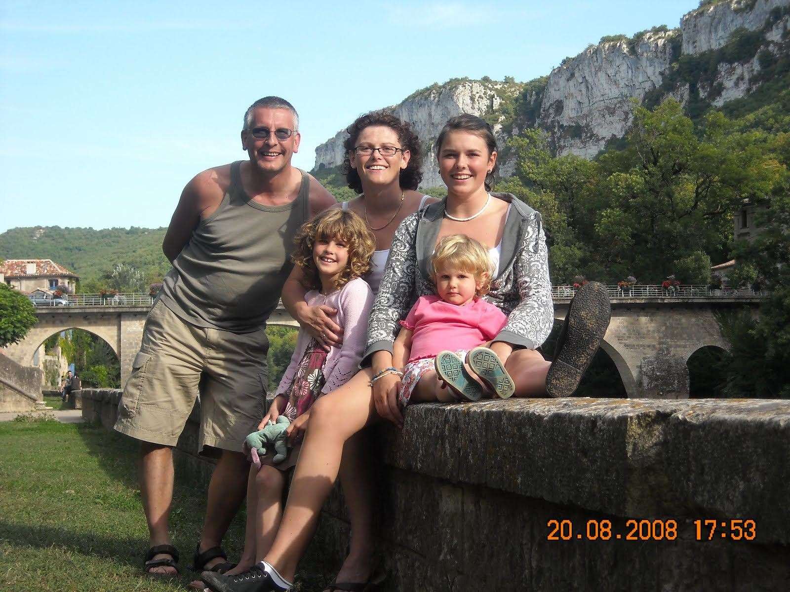 Neil Harlow with his wife Louise and three daughters Maddy, Jami and Emily (left to right). Picture: Maddy Harlow