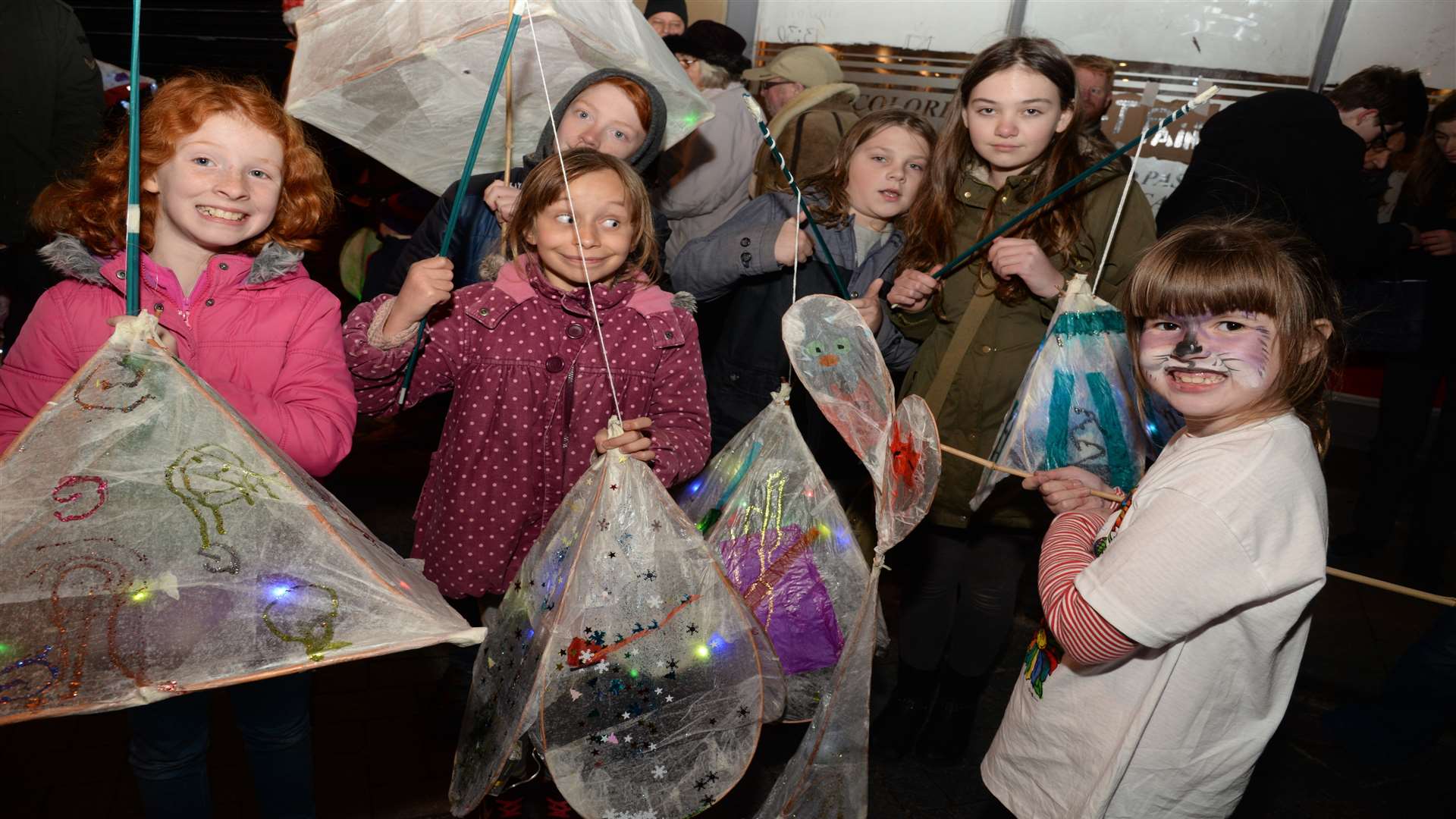 Children and their lanterns ready for the parade