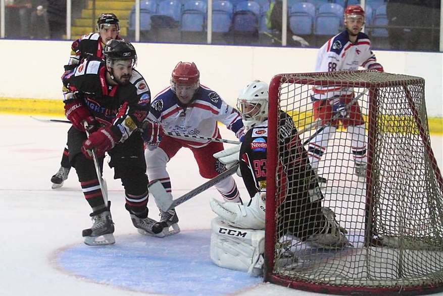 Dan Fudger in action for Invicta Dynamos against Wightlink Raiders. Picture David Trevallion