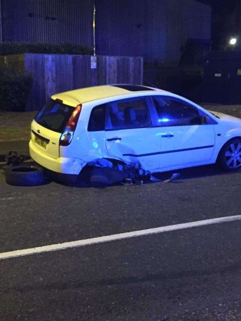 Written-off parked car (14839673)