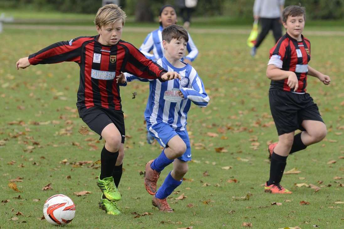 Chatham Riverside Rangers under-11s and Rainham 84 do battle in Division 3 Picture: Chris Davey