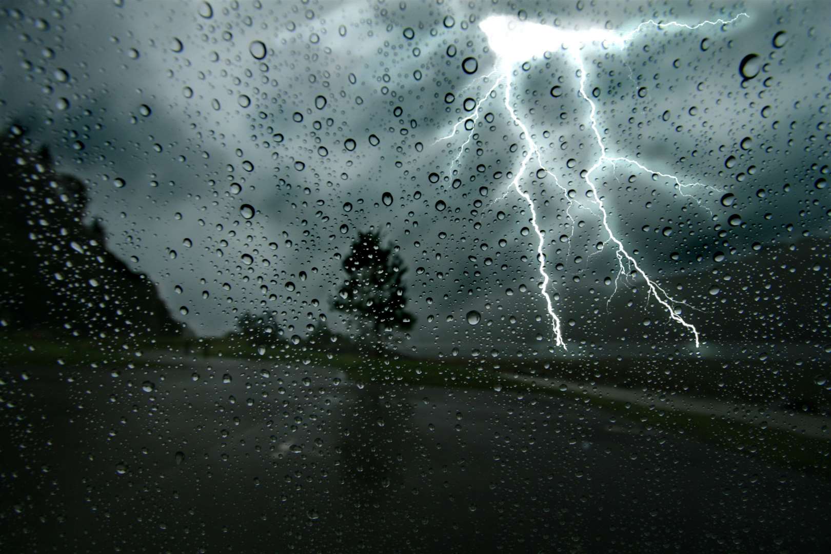 There are delays on the roads and railways admit bad weather