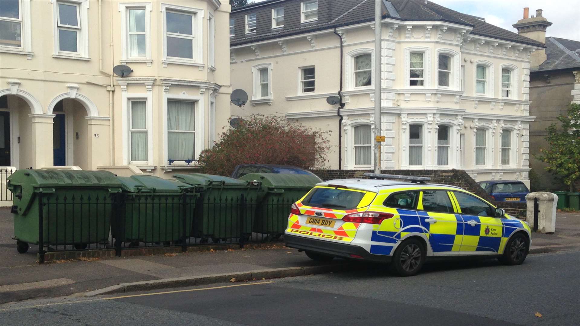 The scene in Upper Grosvenor Road