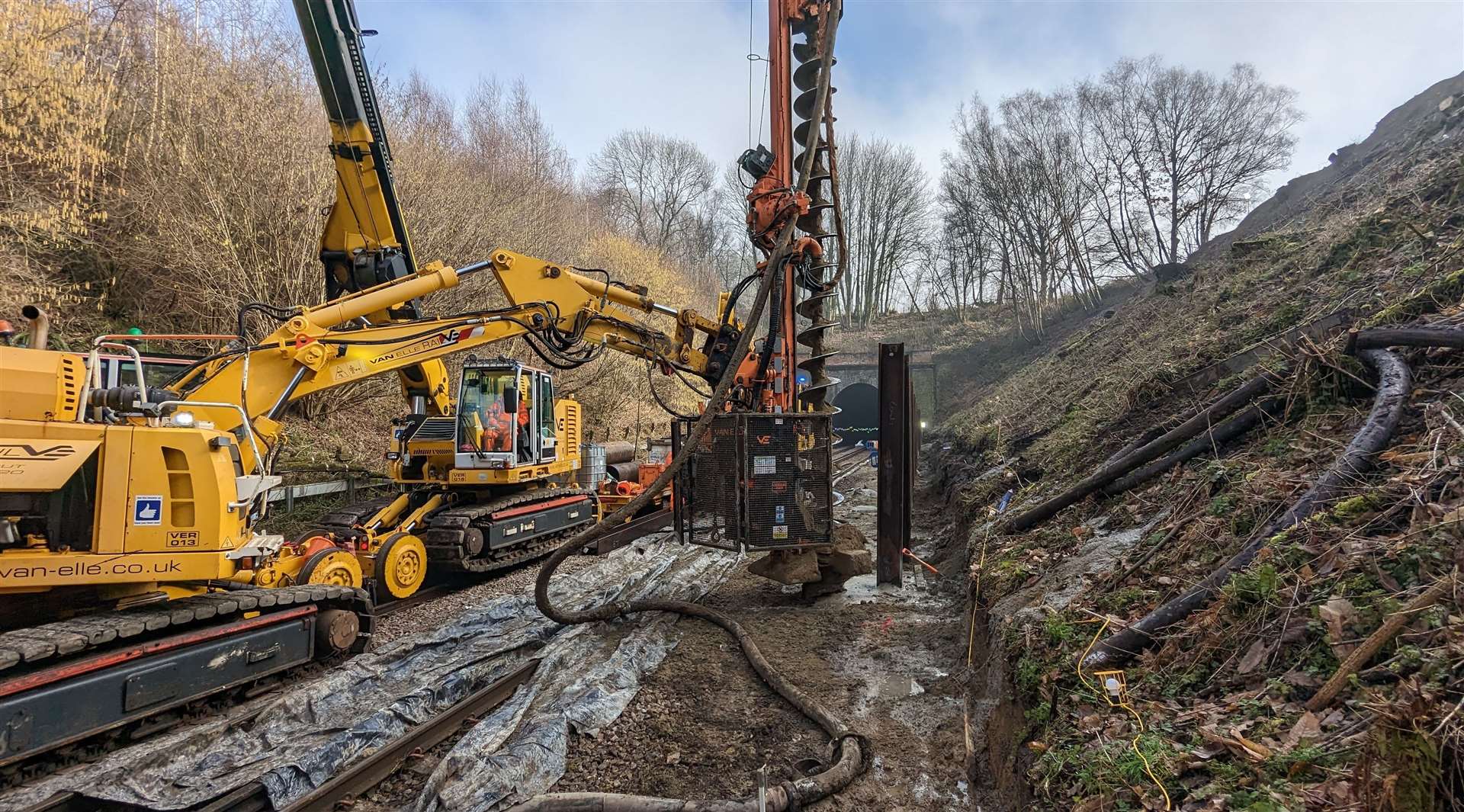 Drilling work to erect a new wall at the Selling cutting