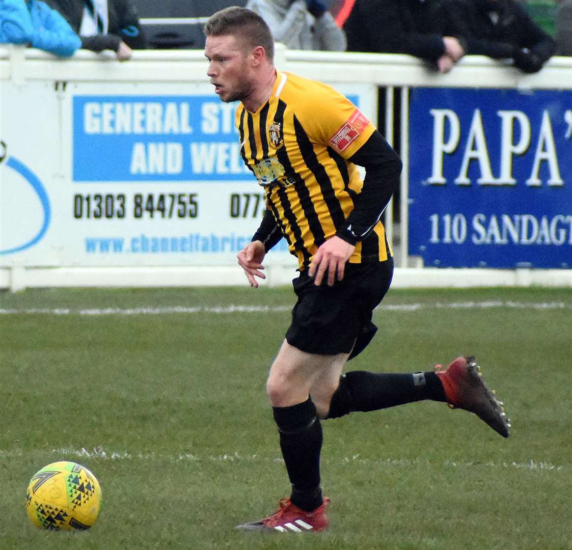 Scott Heard on the ball against Wingate & Finchley