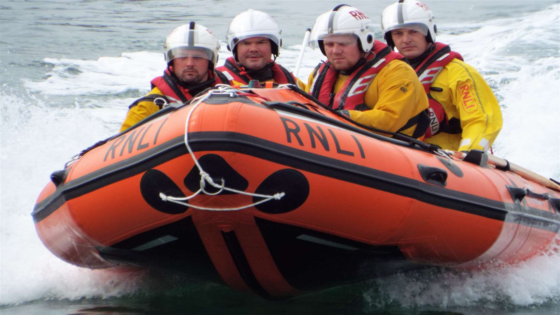 Sheerness RNLI inshore crew were called out.