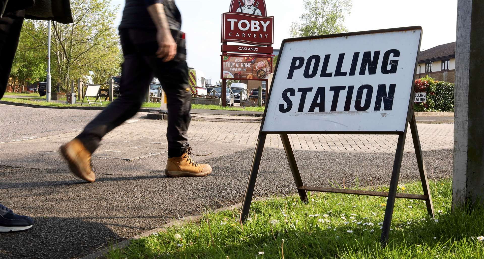 Martin Baxter from Electoral Calculus tells how much we can believe polls and what issues actually have an impact.