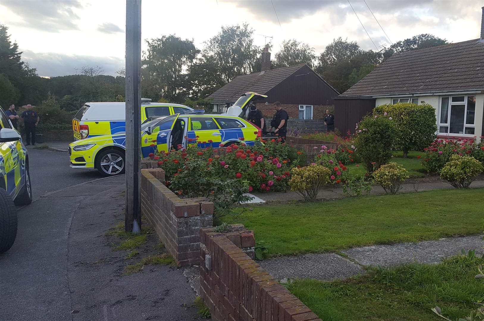 Police in North Court Close, Wingham