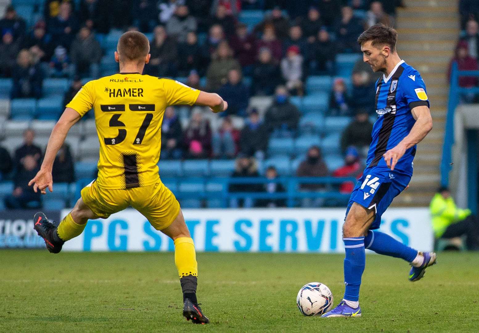 Robbie McKenzie on the ball for Gillingham against Burton. Picture: KPI (54285475)