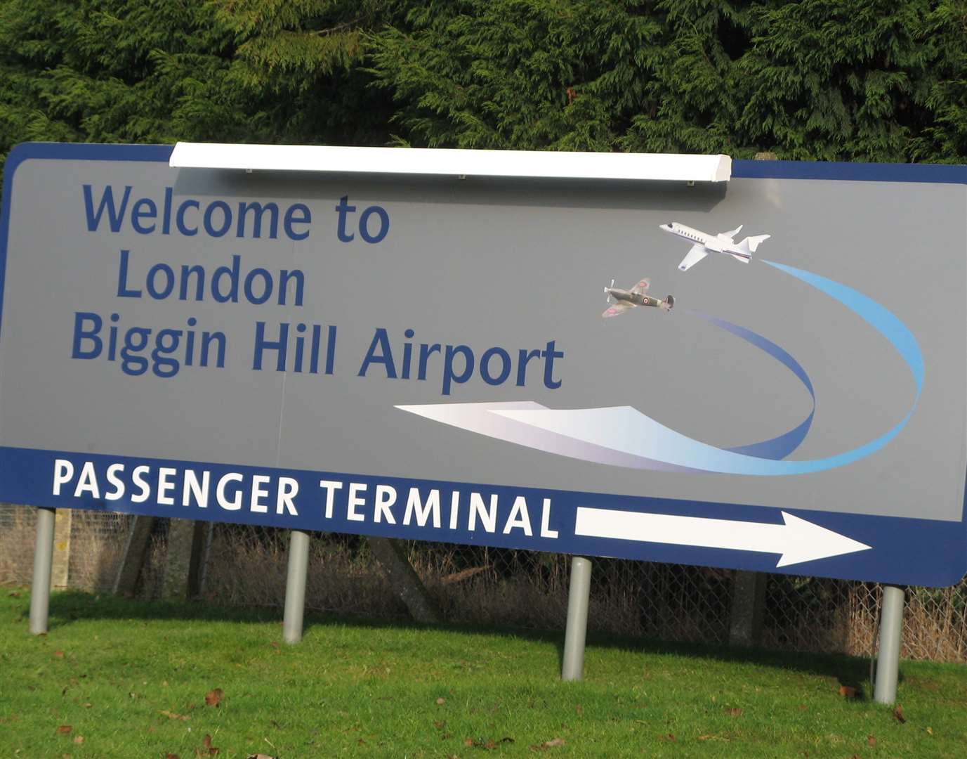 Biggin Hill Ariport. r. (16766433)