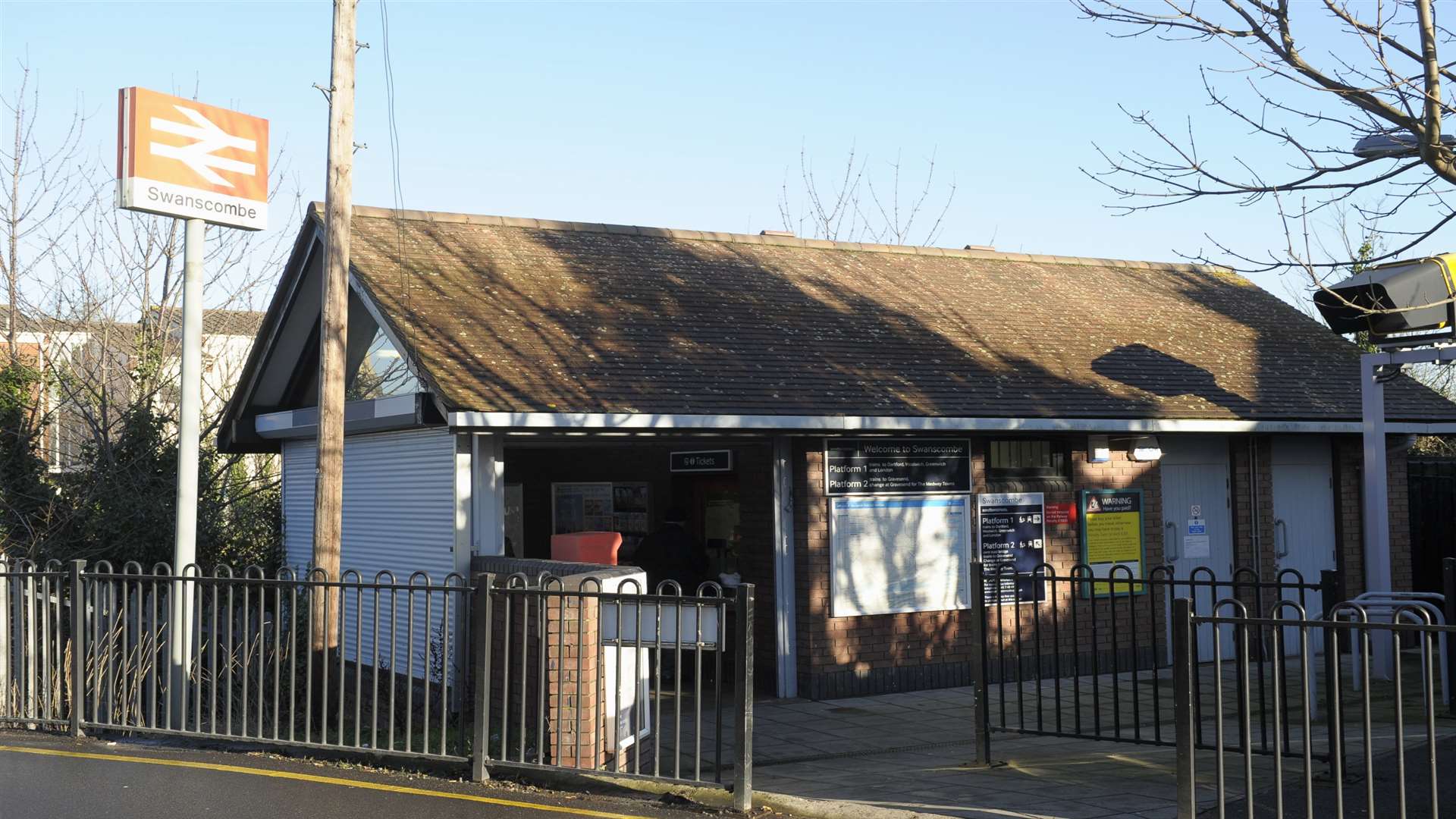 Swanscombe railway station