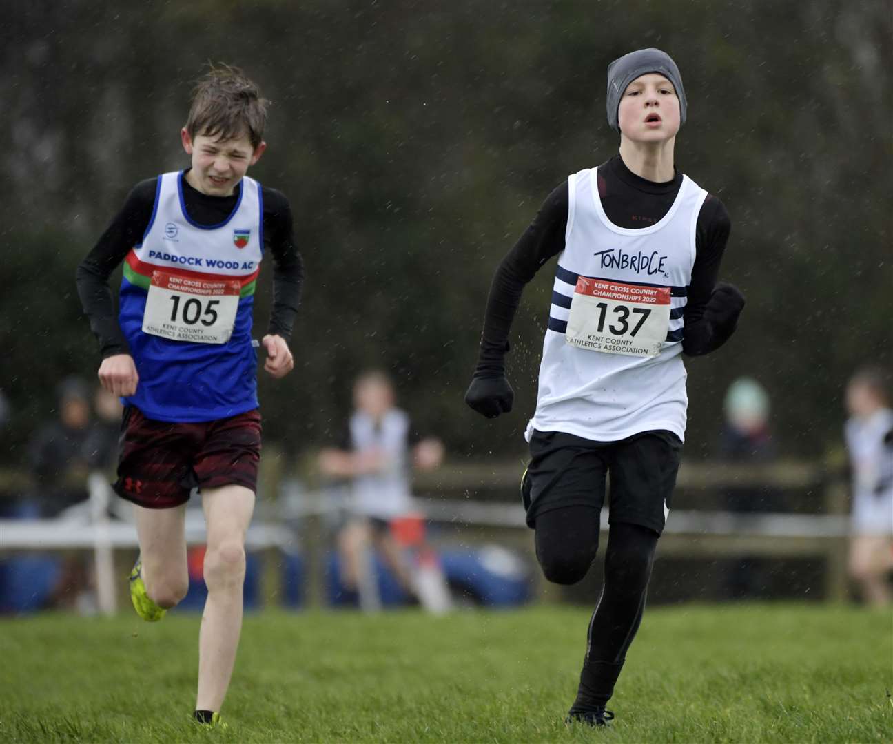 Under-13s Alfred Everitt, of Paddock Wood, and Arno Dale, representing Tonbridge, kick on. Picture: Barry Goodwin (54151884)