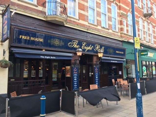 The Eight Bells was definitely open and I almost ventured in but for some reason I just didn’t fancy a Spoons for a Sunday afternoon pint