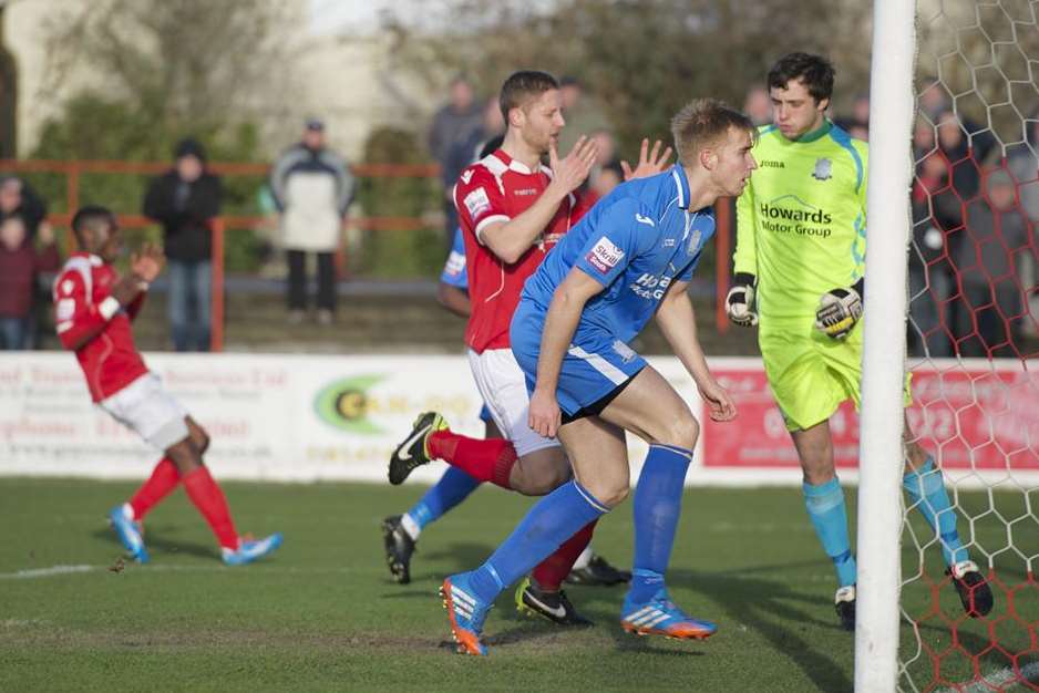 Ben May goes close for Ebbsfleet against Weston-super-Mare at Stonebridge Road