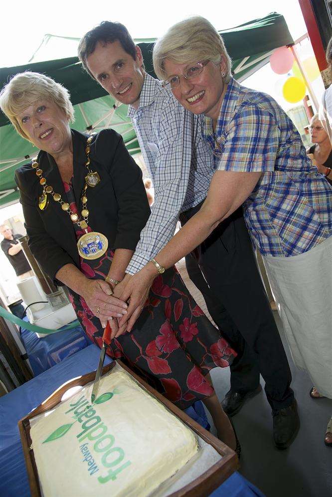 Cutting the cake