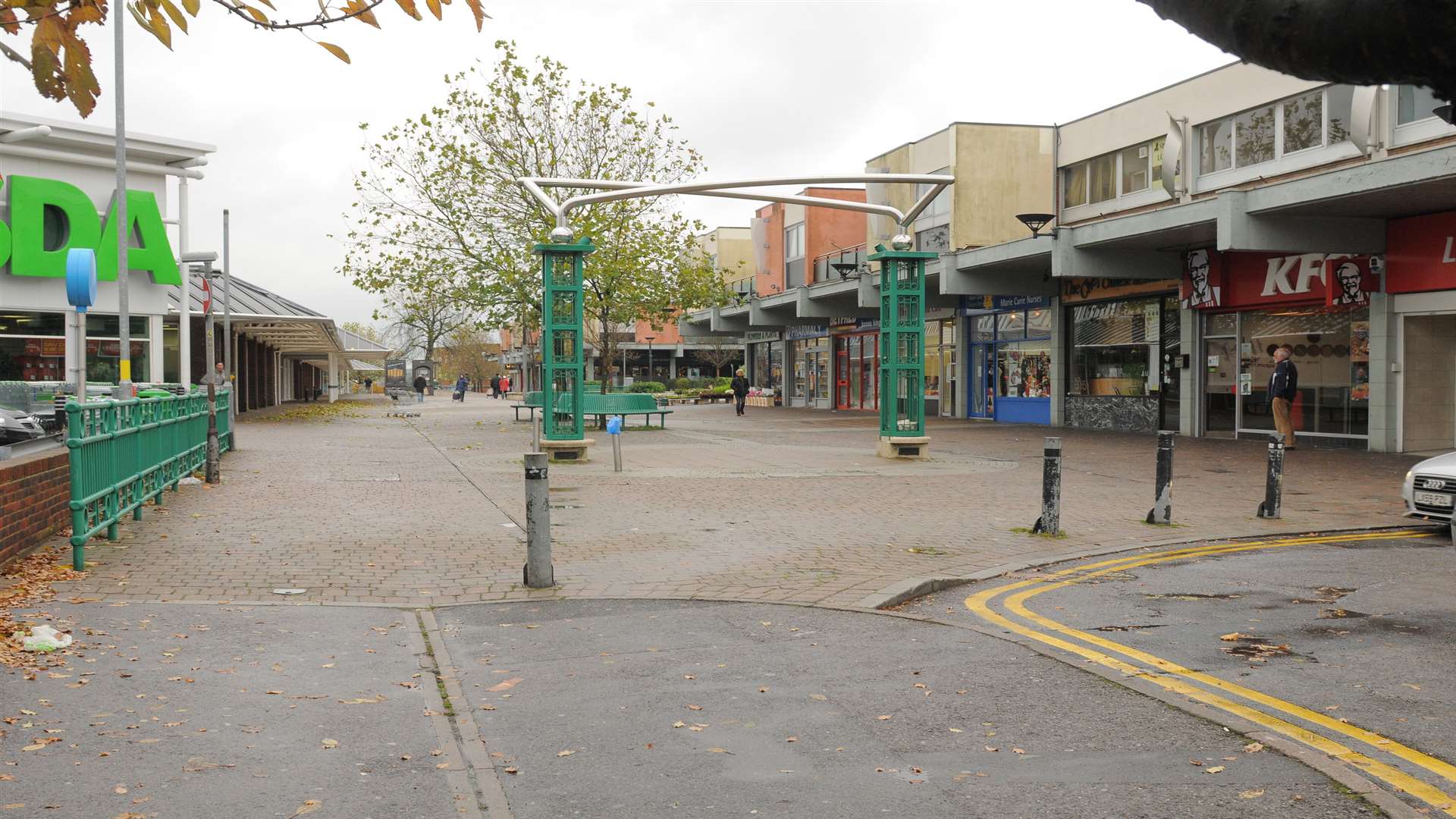 Swanley Town centre. Open air-shops.