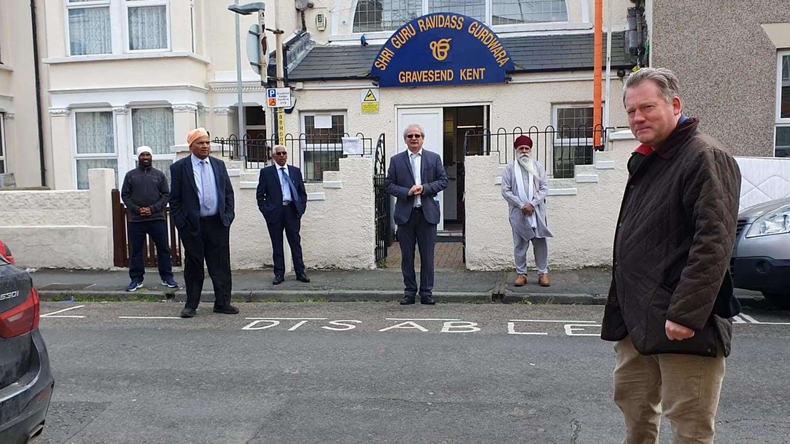 MP Adam Holloway, Dalawer Singh Bagha and Gravesham Mayor Cllr Gurdip Bangar at the Shri Guru Ravidass Gurdwara in Gravesend