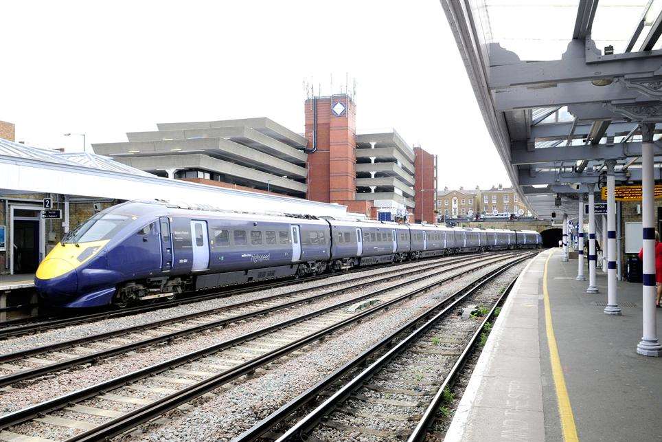 Turansky flashed on trains around Gravesend