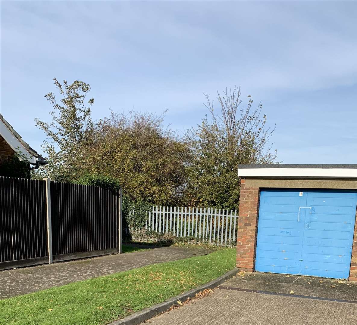 The alleyway where firefighters were called to in Frognal Gardens, Teynham