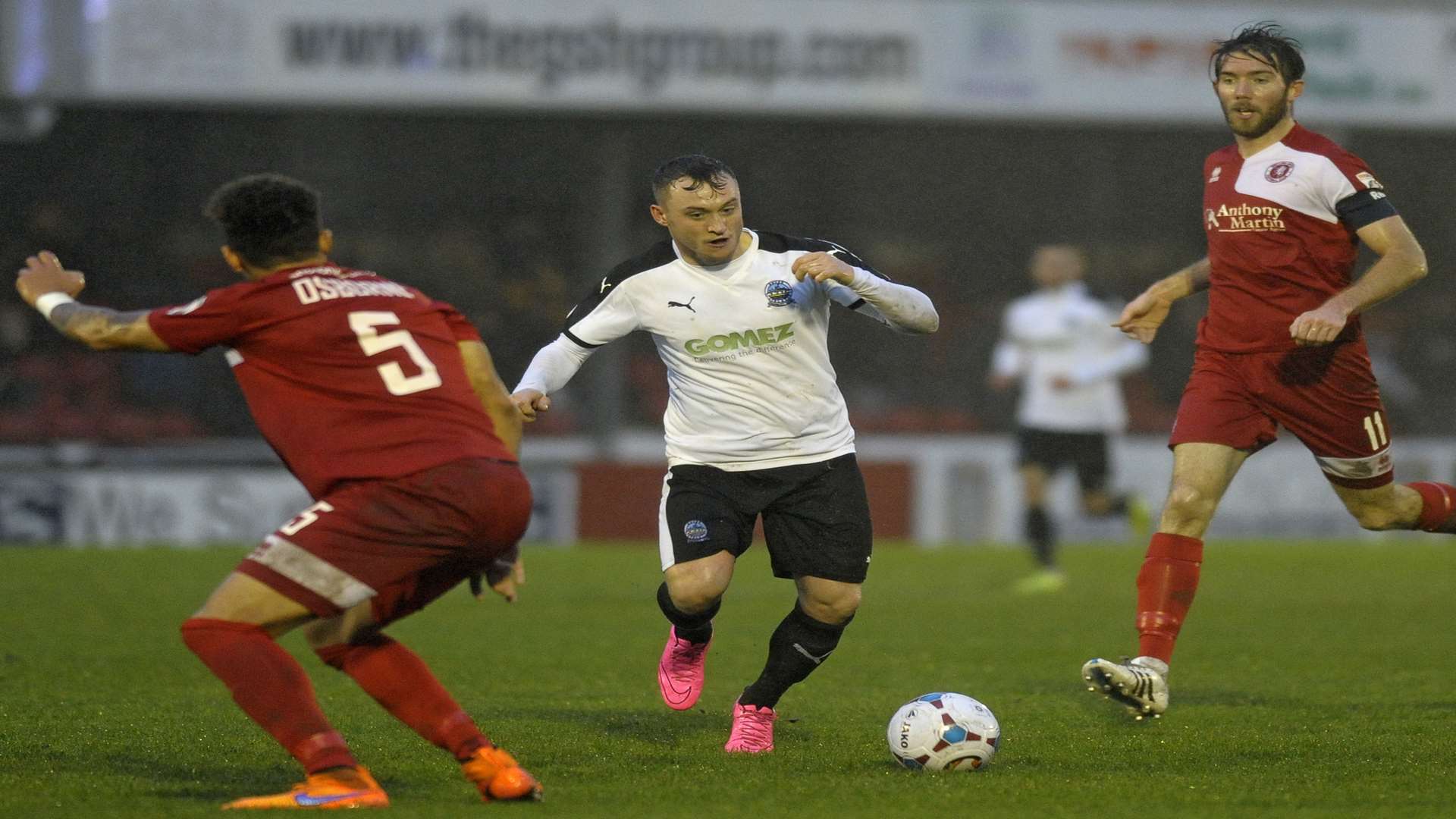 Ricky Miller runs at the Welling defence. Picture: Tony Flashman