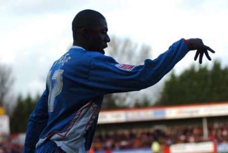 Bas Savage celebrates his first Gills goal. Picture: MATTHEW READING