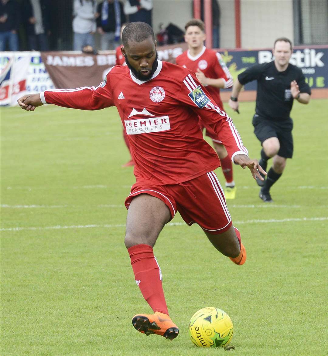 Hythe striker Zak Ansah Picture: Paul Amos