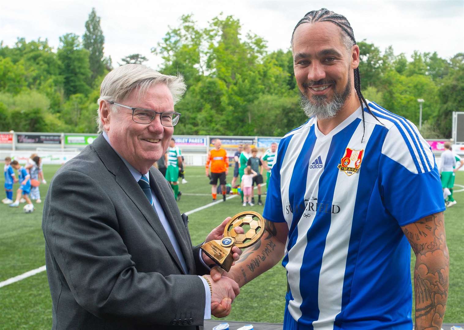 Player-of-the-match Scott Kinch collects his award. Picture: PSP Images