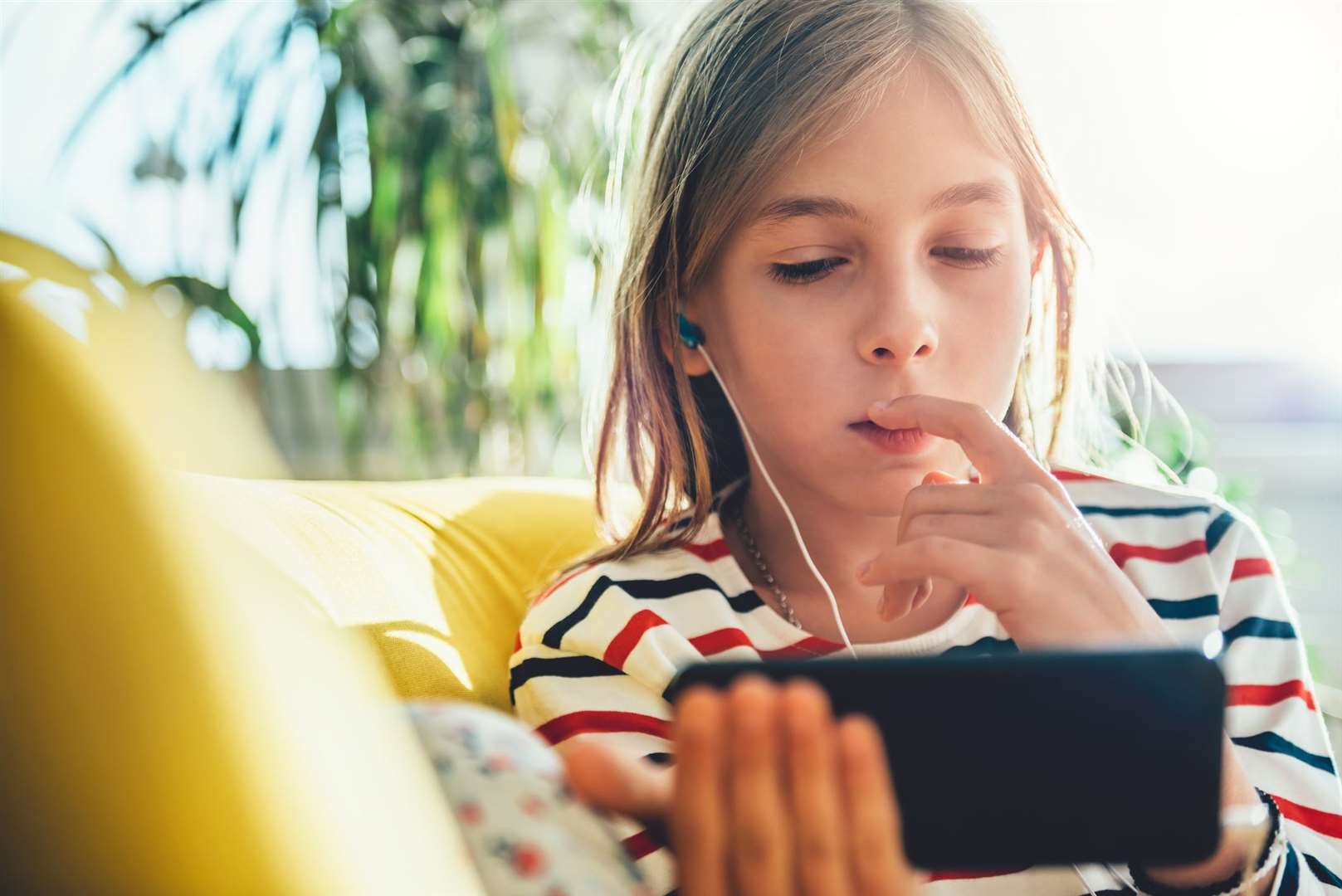 Now is the time to put screens away - especially mobile phones - says the Education Secretary. Stock image