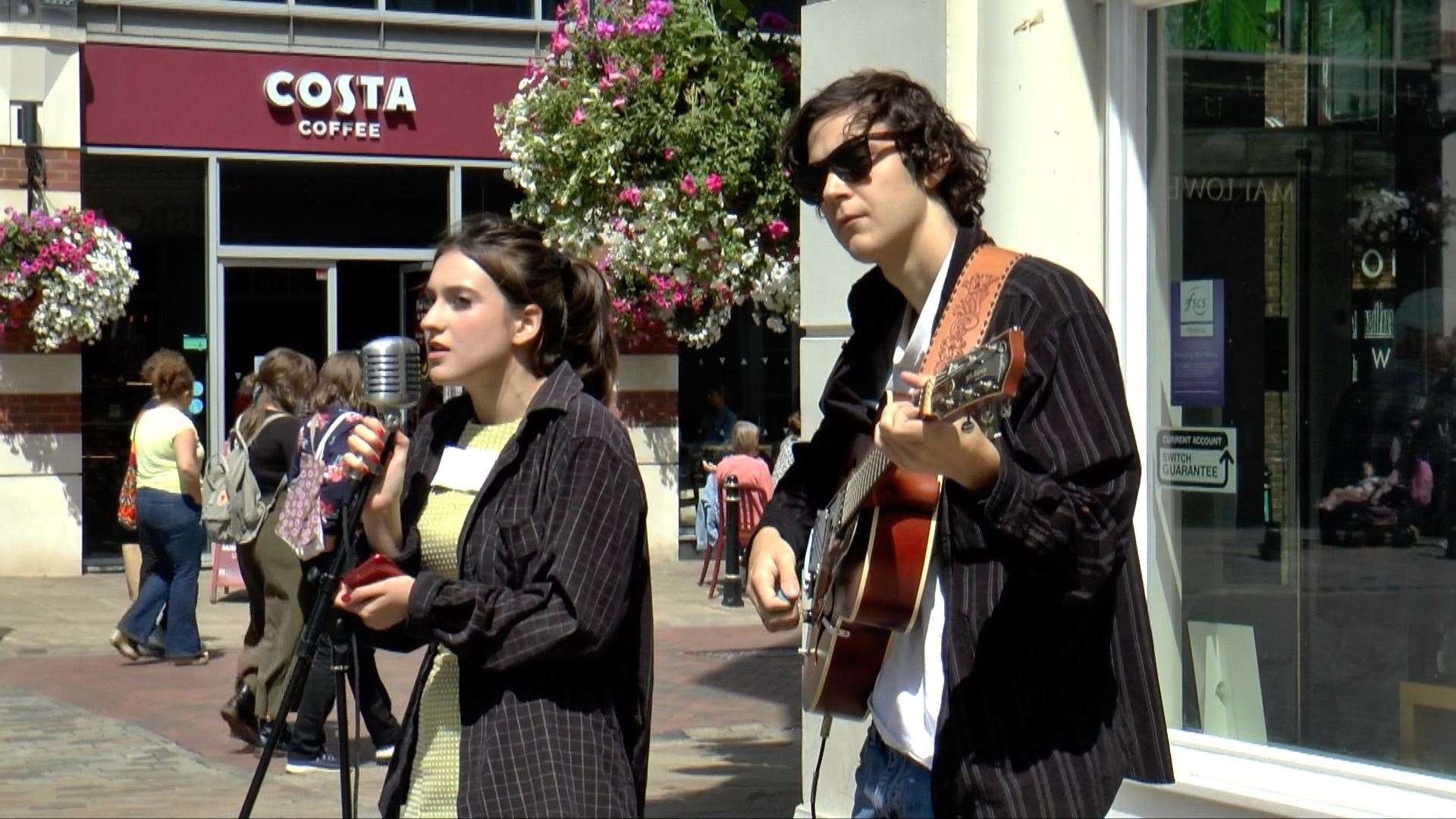 Annie Majin and Geary Allen forgot their contactless payment machine