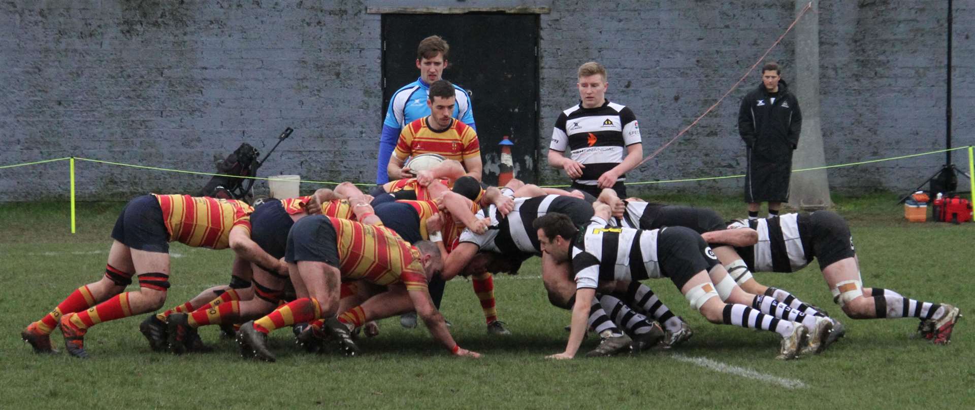 Medway and Farnham engage. Picture: Paul Wardzynski