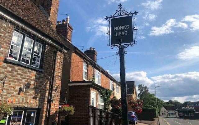 Whenever I’ve passed in the last few years the Monks Head on New Hythe Lane, Larkfield has been locked up tight, but this Monday the door was wide open