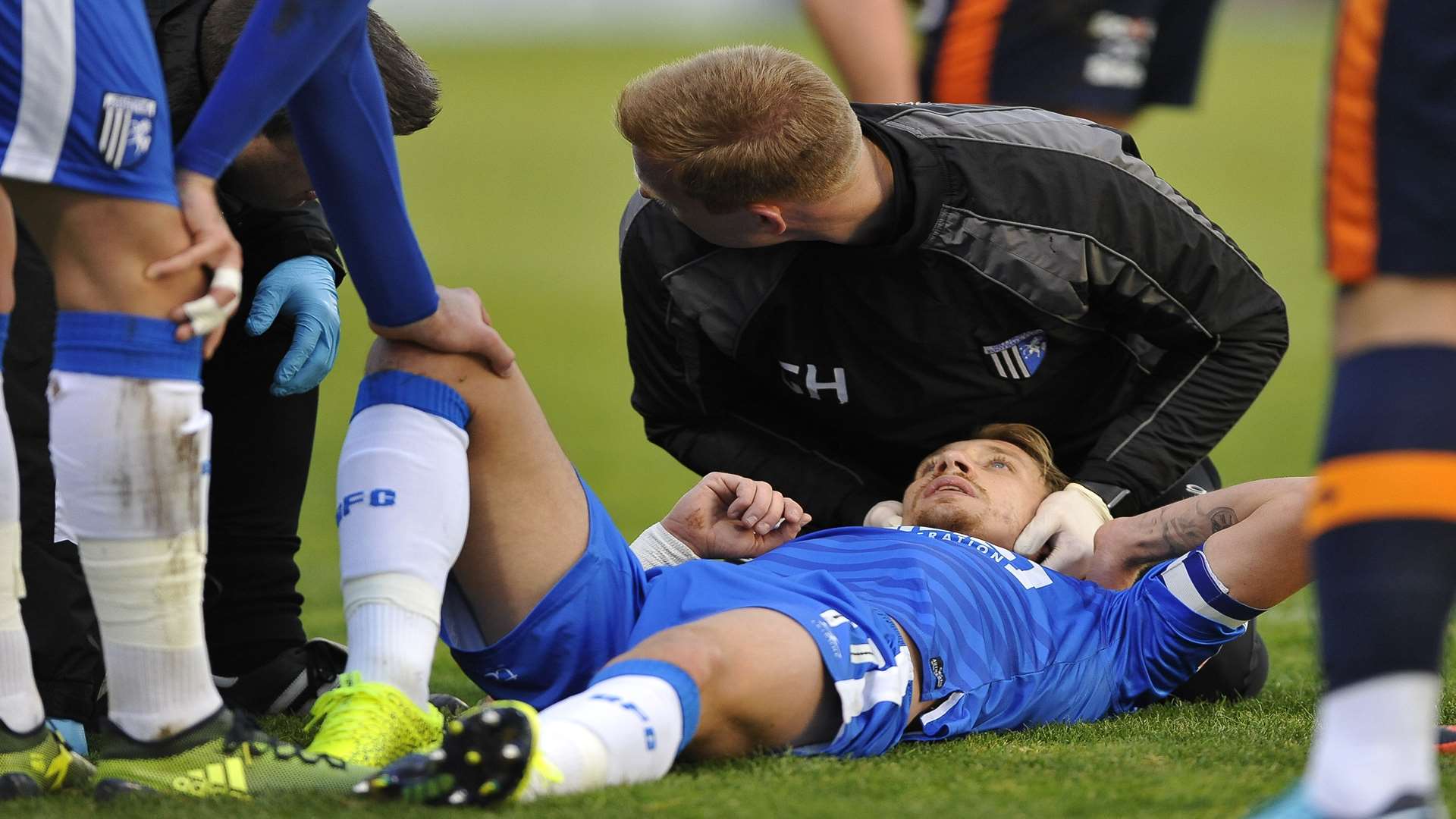 Concern for Gills skipper Lee Martin after receiving a ball in the head Picture: Ady Kerry