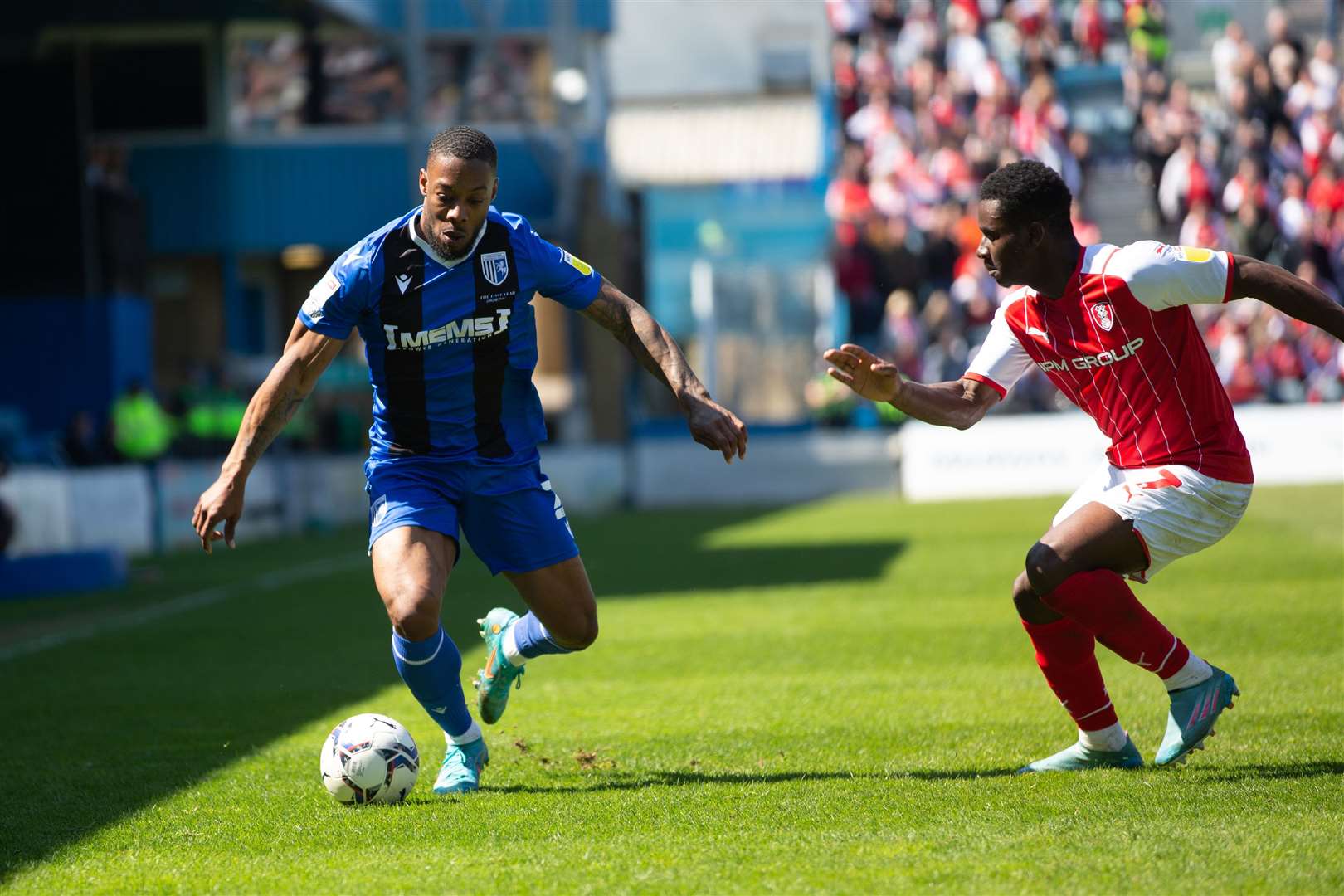 Ryan Jackson on the ball for Gillingham Picture: KPI