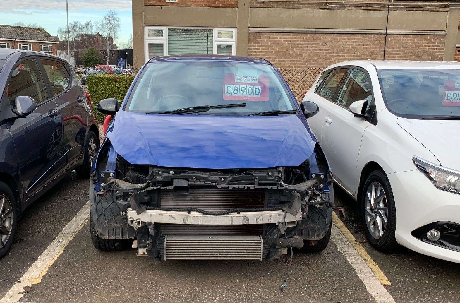 Car vandalised on Horsepower Motor Centre forecourt in Tonbridge