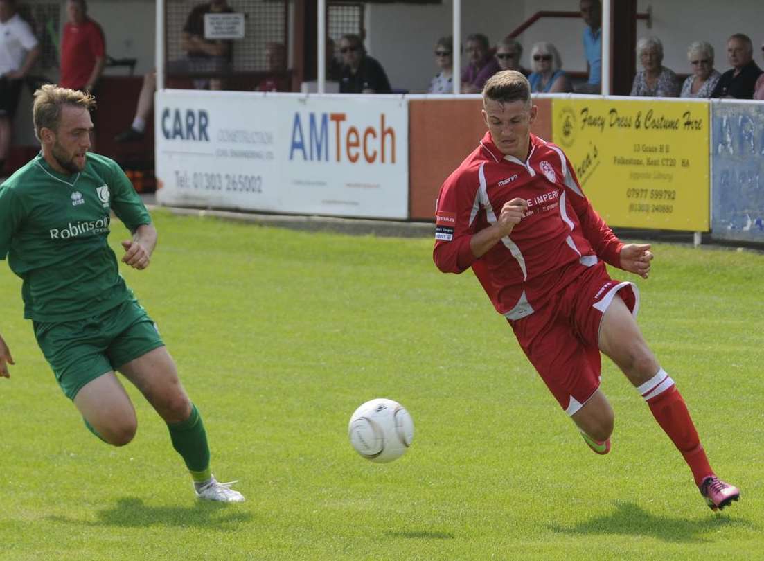 Ryan Philpott on the run against Canterbury City Picture: Gary Browne