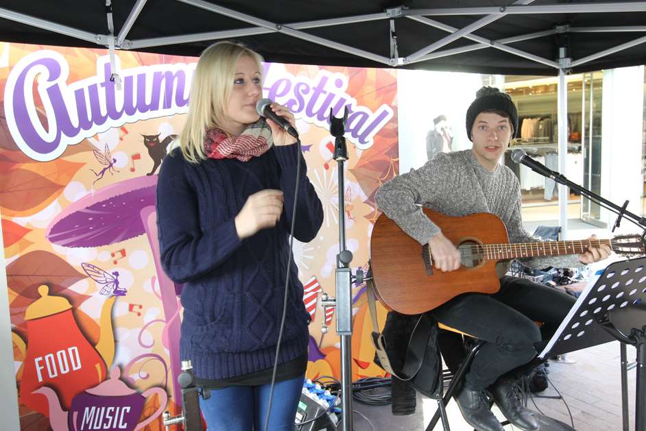 Harriet Drury entertains shoppers