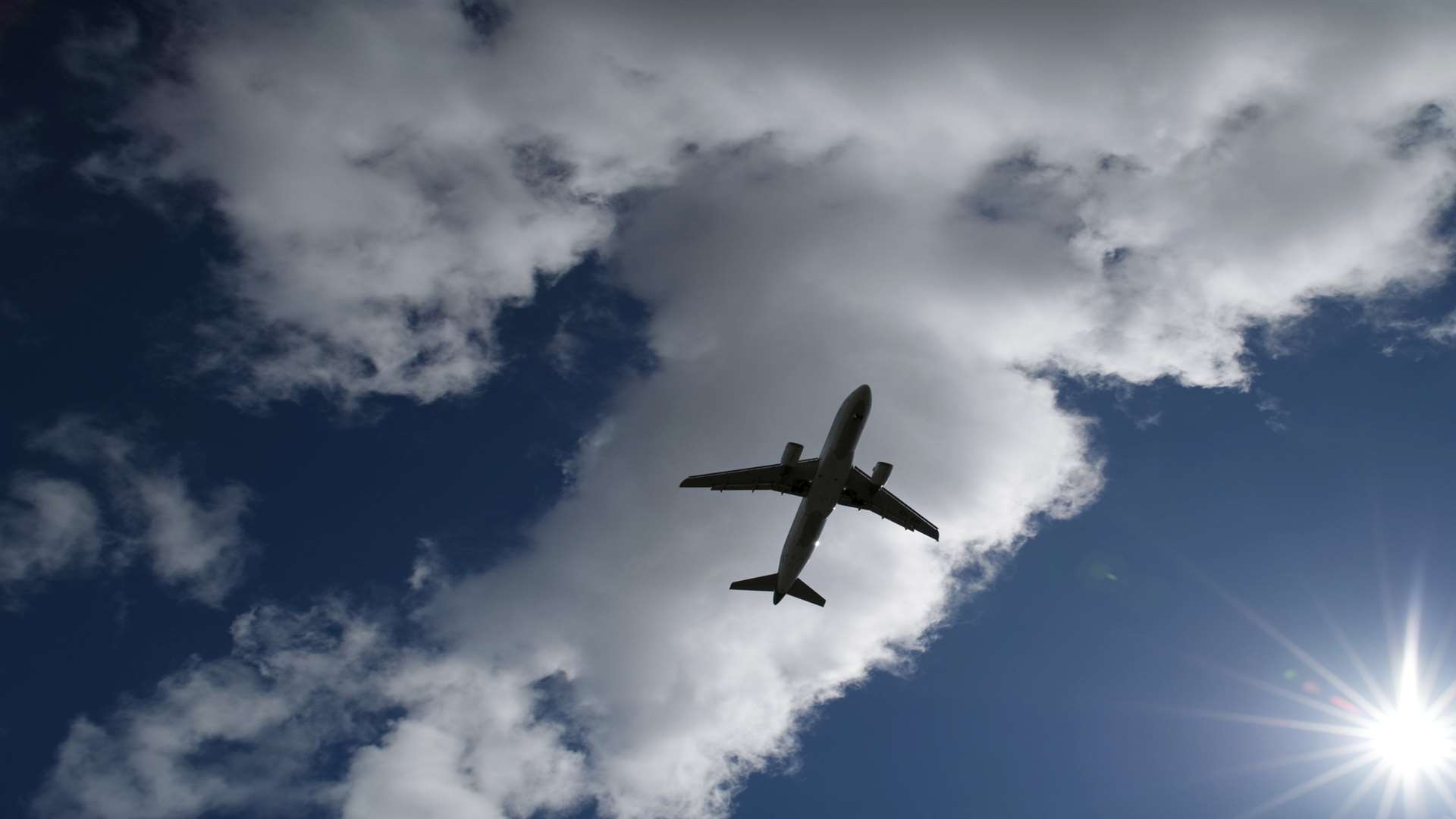 The Airports Commission has said it favours a new runway at Heathrow